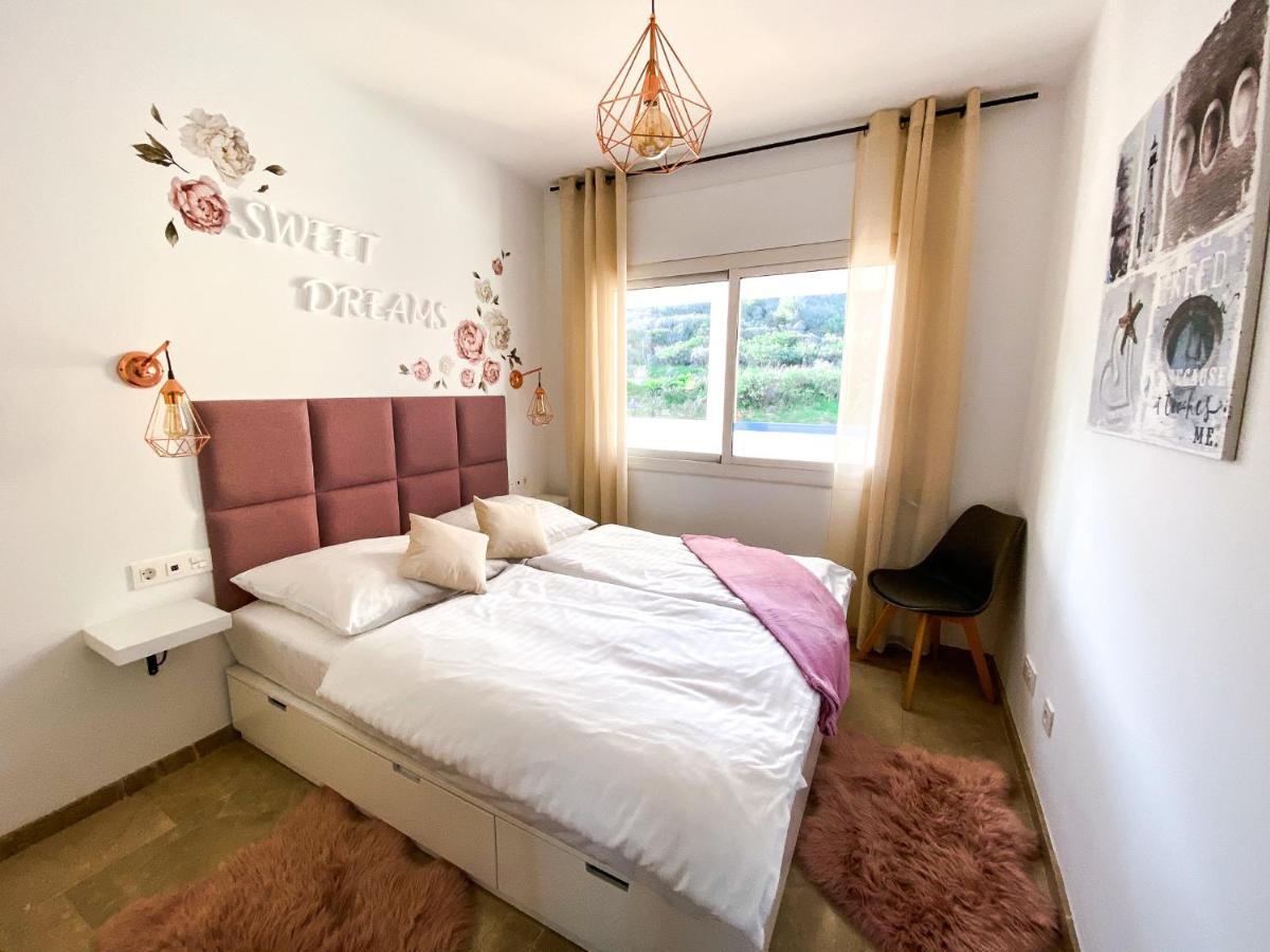 Castillo de Sabinillas Beautiful New Apartment With Sea View מראה חיצוני תמונה